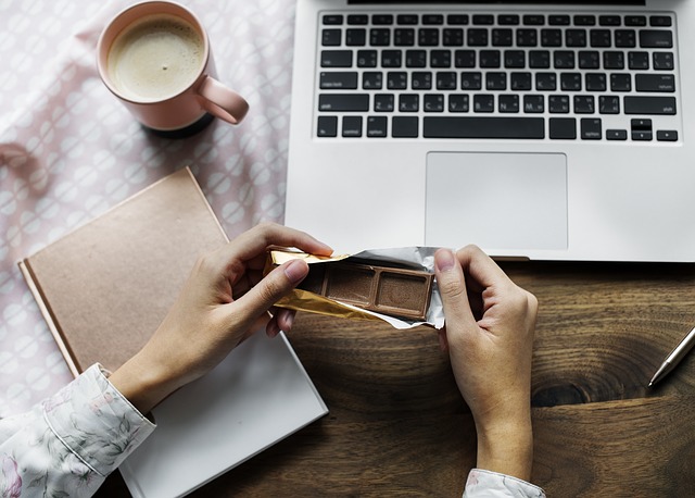 Alasan Sering Lapar saat Bekerja di Kantor
