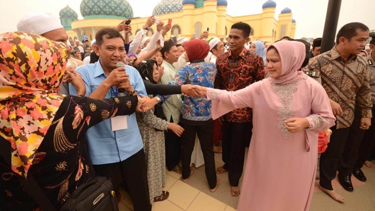 Cara Unik Ibu Negara Iriana Kampanye