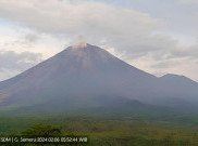 Gunung Semeru Erupsi, Masyarakat Diminta Jauhi Aliran Sungai