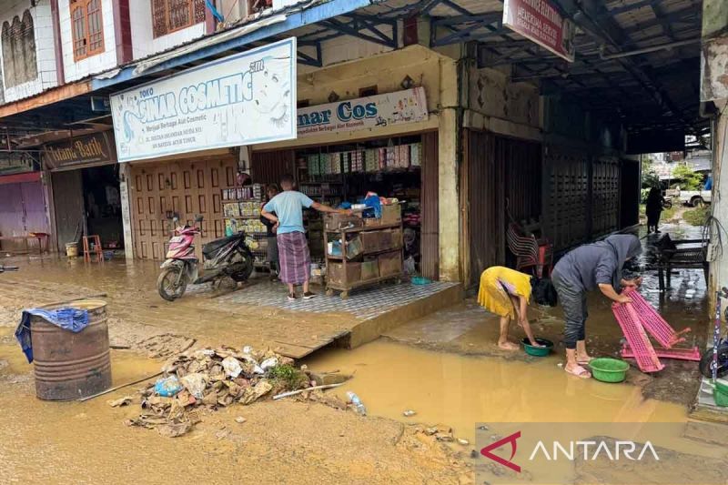 Prabowo Perintahkan Percepat Pembangunan Hunian Tetap dan Sementara Korban Banjir Sumatera