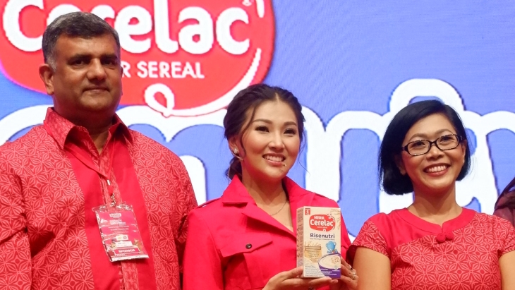 Kini Sarwendah dudah berpengalaman memberkan MPASI (Foto: MP.Ikhsan Digdo)