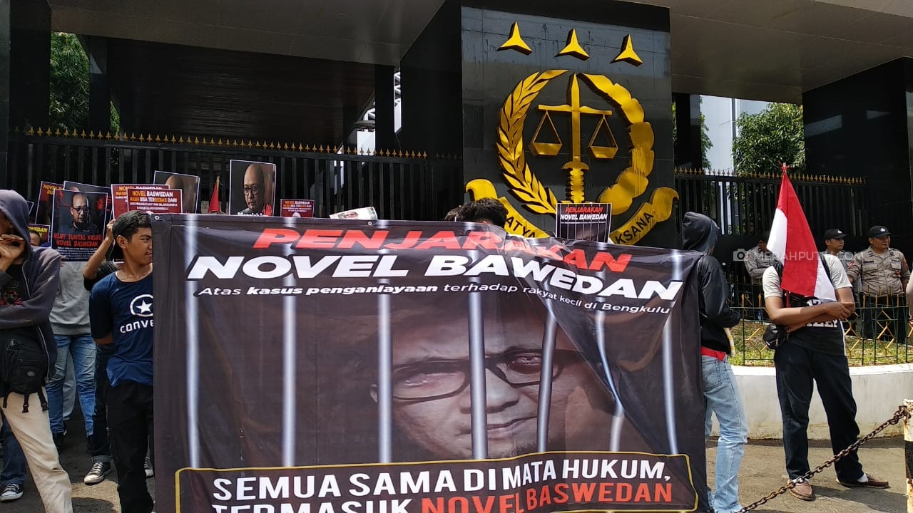 Demo Depan Kejagung, Massa Desak Kasus Dugaan Pidana Novel Baswedan Dilanjutkan