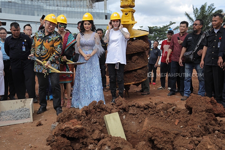 Hadirkan Krisdayanti, Ground Breaking JHL Gallery Hotel Meriah