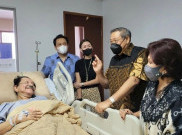 SBY Jenguk Hendropriyono di RSPAD