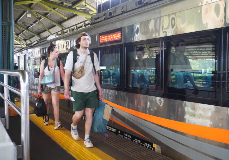 WNA Pengguna Kereta Api di Indonesia Tembus Setengah Juta, Yogyakarta jadi Tujuan Paling Favorit