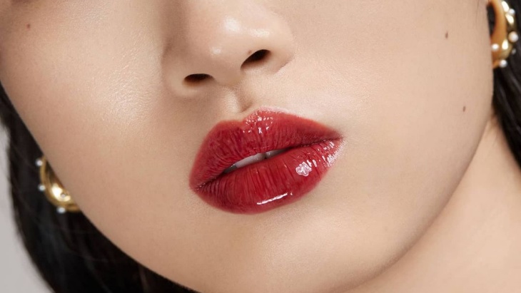 3 Inspirasi Make-Up yang Eye-Catching Banget Untuk Pesta Natal dan Tahun Baru