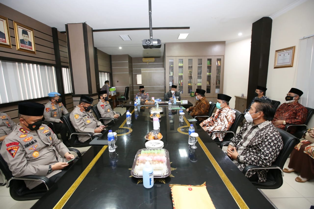 Sambangi Ormas Persis, Kapolri Singgung Polarisasi Pasca Pemilu 2019 yang Belum Hilang