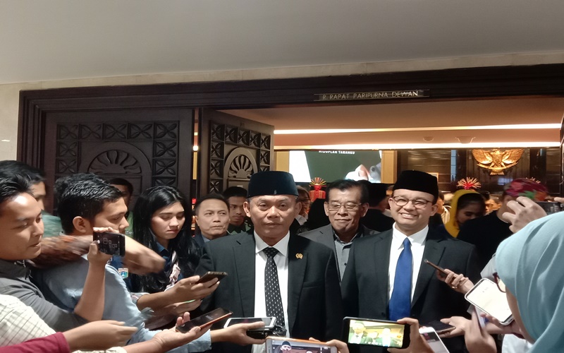 Anies Baswedan dan Ketua DPRD DKI Jakarta Prasetyo Edi Marsudi