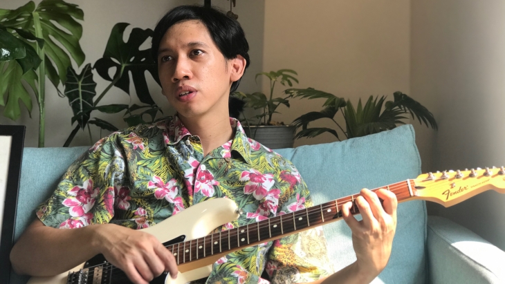 Mari ‘Angkat dan Rayakan’ Kembalinya Ananda Badudu dalam Bermusik