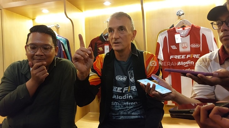 Abaikan Tekanan Suporter, Coach Milo Targetkan Persis Finis Terbaik Liga 1