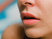 4 Cara Mudah Mendapatkan Bibir Merah nan Sehat