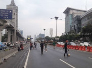  Jalan Tol Dalam Kota Ditutup, Warga Gunakan untuk Bermain Bola