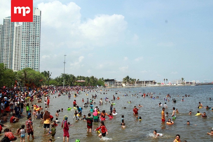 Liburan Natal di Taman Impian Jaya Ancol 