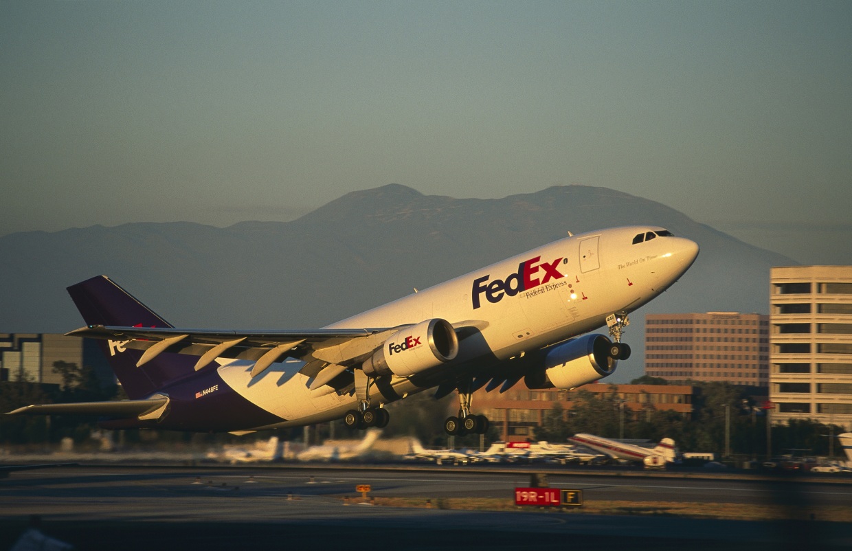 FedEx Ingin Pasang Laser Pembunuh Rudal di Pesawatnya