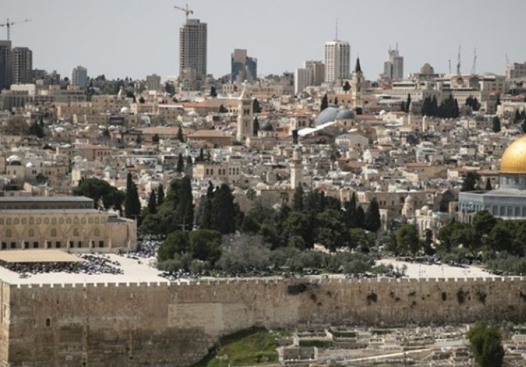 Israel Hanya Bolehkan Warga Palestina Berusia Lebih dari 65 Tahun Masuk Al Aqsa