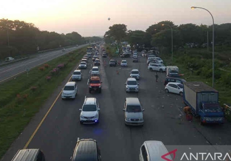 Trafik Tol Palikanci Sudah Tidak Imbang, One way dan Contraflow Arus Balik Diberlakukan