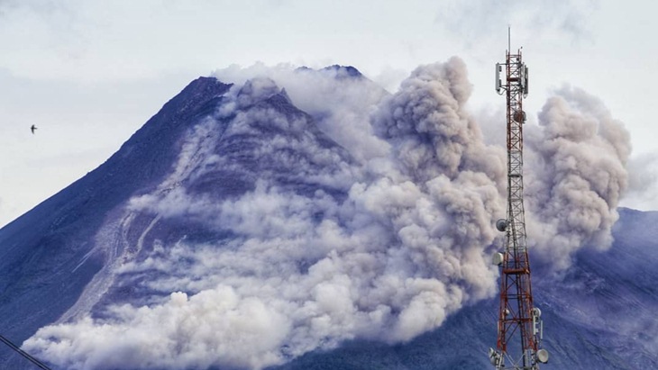 Aktivitas Gunung Merapi Tak Berkaitan dengan Erupsi Semeru