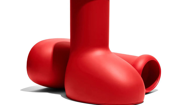 Big Red Boot Kontroversial dari MSCHF 