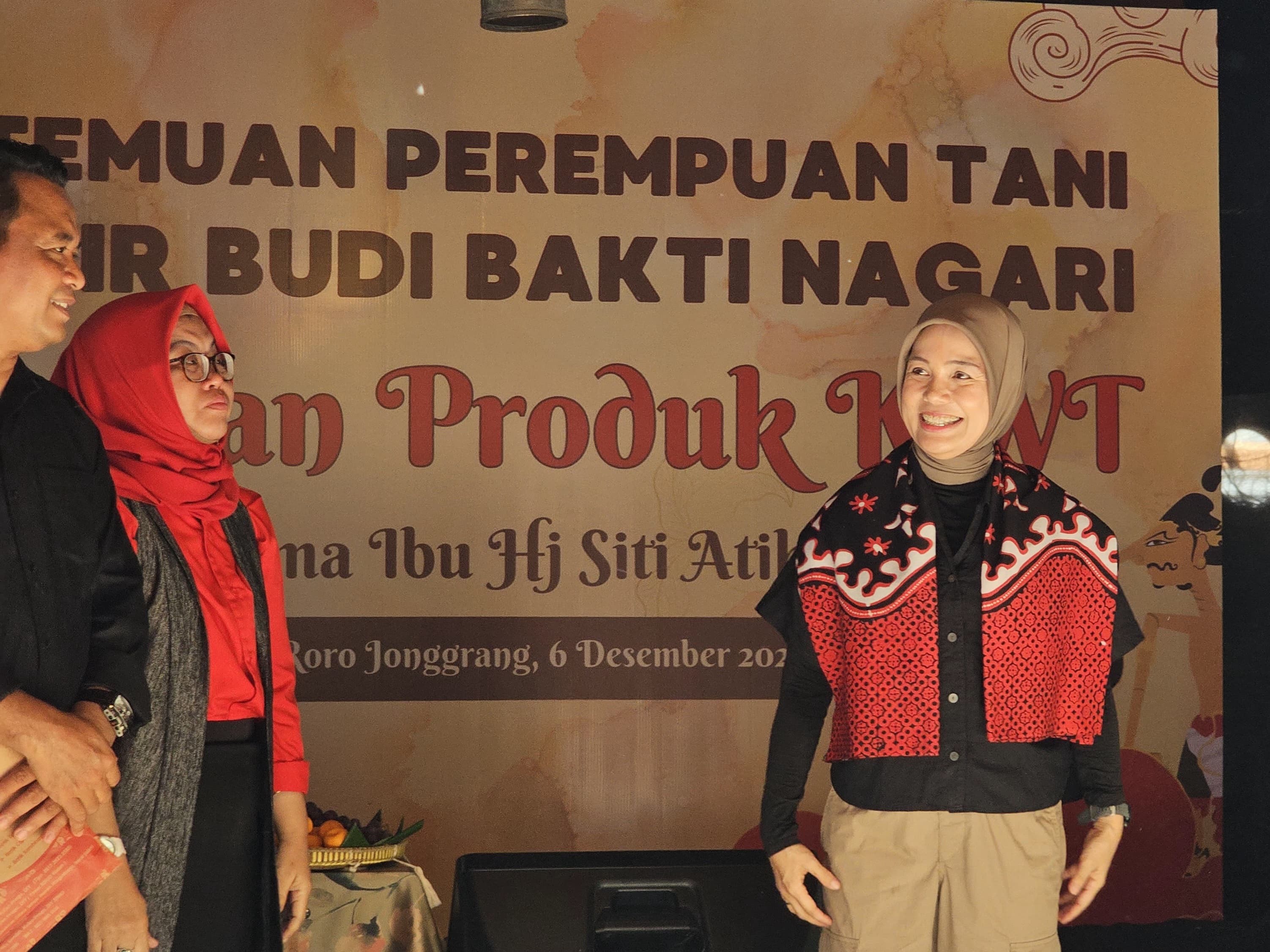 Siti Atikoh Catat Aspirasi Petani Kulon Progo dan akan Lapor ke Ganjar