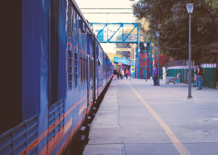 Transportasi ke India bisa ditempuh kereta api atau taksi. (Foto: Pixabay/Pexels)