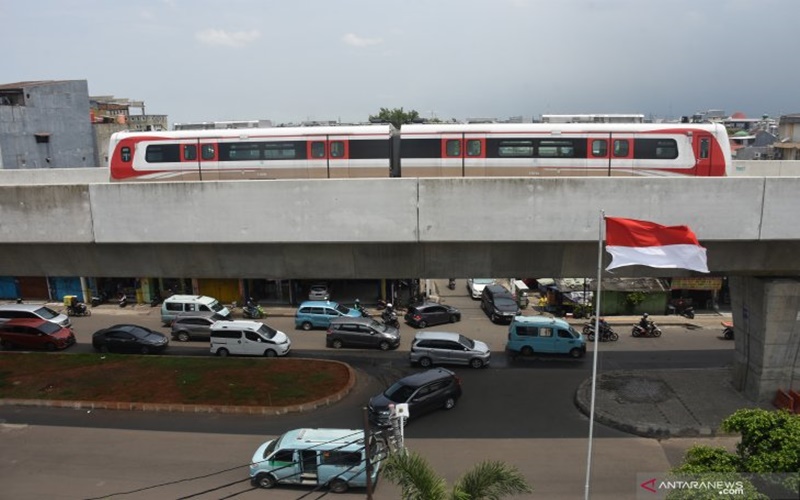 LRT Jakarta sedang uji coba di jalur Kelapa Gading
