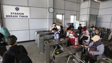 Stasiun Bekasi Timur Kembali Normal, Aktivitas Penumpang KRL Jabodetabek Pulih