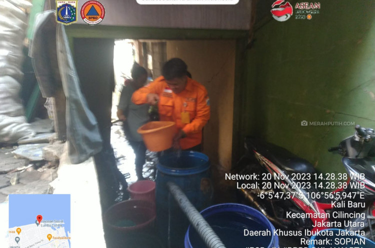 BPBD DKI Distribusikan 1,4 Juta Liter Air ke 17 Kelurahan