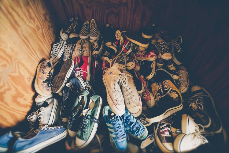 Rawat Sneakers Kesayangan dengan Cara Sederhana