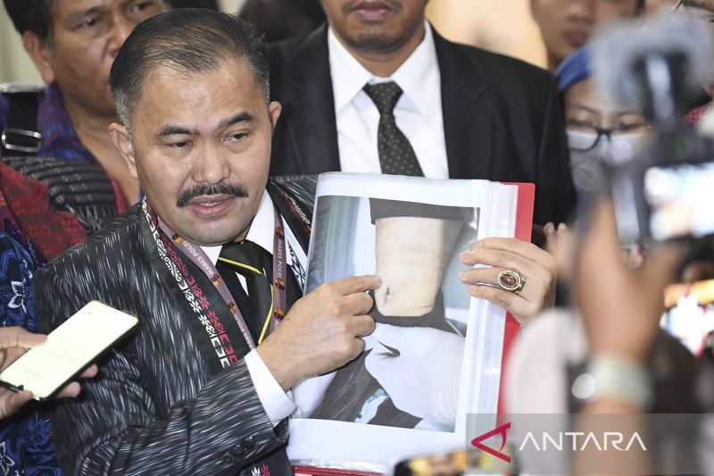 Keluarga Brigadir J Desak Kapolda Metro Jaya Dinonaktifkan