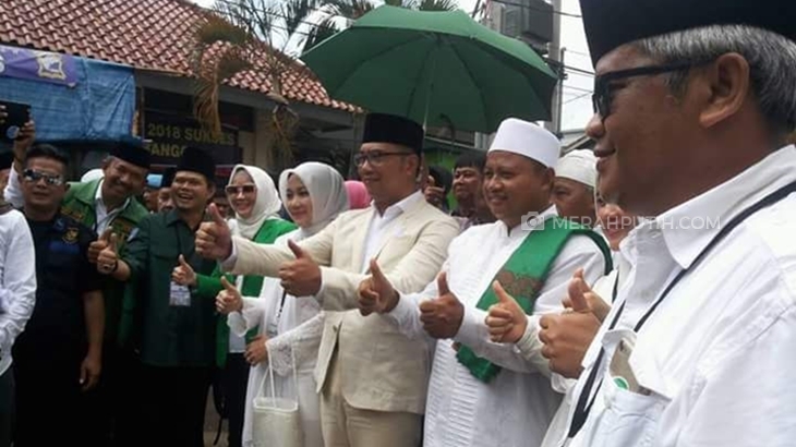 Usai Salat Hajat, Emil-Uu Jalan Kaki Menuju KPU
