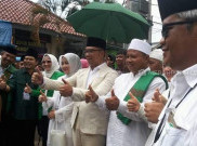 Usai Salat Hajat, Emil-Uu Jalan Kaki Menuju KPU