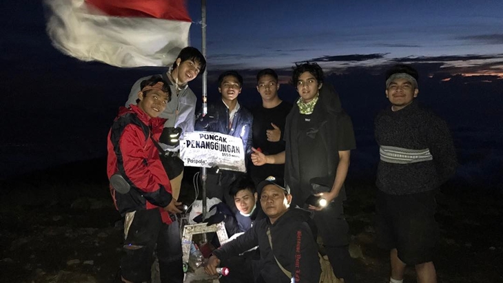 Saat El berfoto di Puncak Gunung Penanggungan (Instagram/El Rumi)