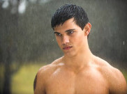 Selena Gomez Kena Body Shaming, Taylor Lautner Pasang Badan