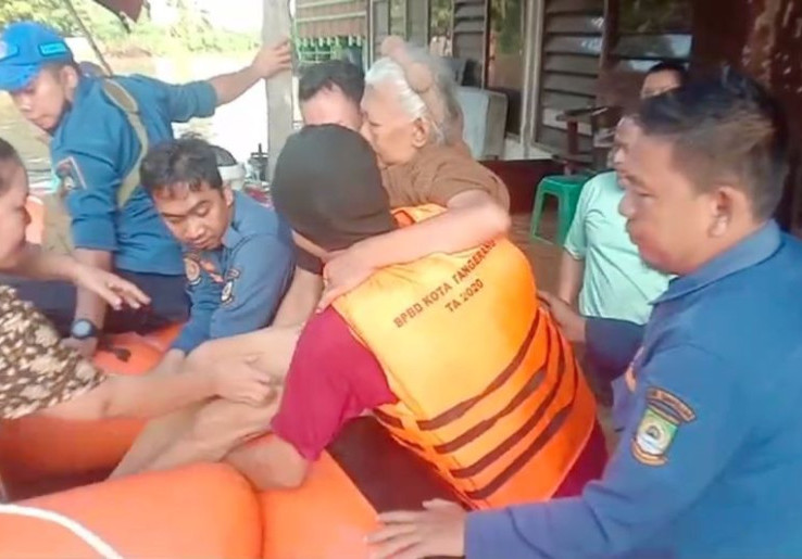 Sungai Cisadane Meluap, Berbagai Pintu Air Dibuka Buat Mempercepat Surutnya Air