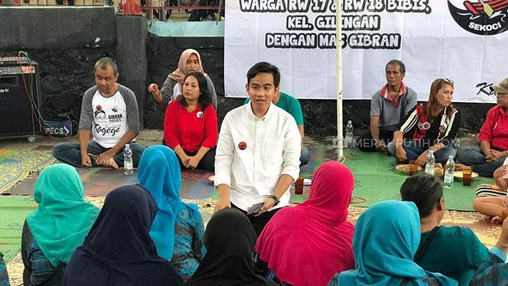 Tunggu Rekomendasi Turun, Gibran Kirim Foto-Foto Blusukan ke Hasto dan Puan