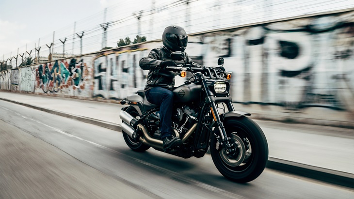 Sepatu, Perlengkapan Wajib saat Mengendarai Sepeda Motor