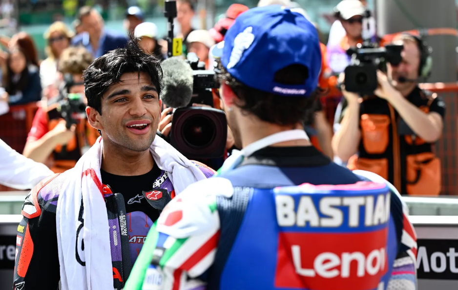 Disalip Bastianini di Tikungan Terakhir, Jorge Martin Frustasi