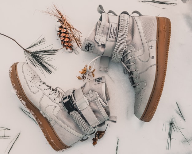Rawat Sneakers Kesayangan dengan Cara Sederhana