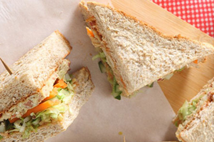 Isi Perut di Senin Pagi dengan Variasi Sandwich Gandum Sehat