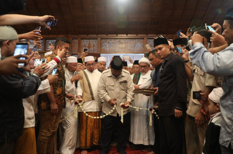 Sehari Jelang Pencoblosan, Prabowo Resmikan Masjid Nurul Wathan di Hambalang