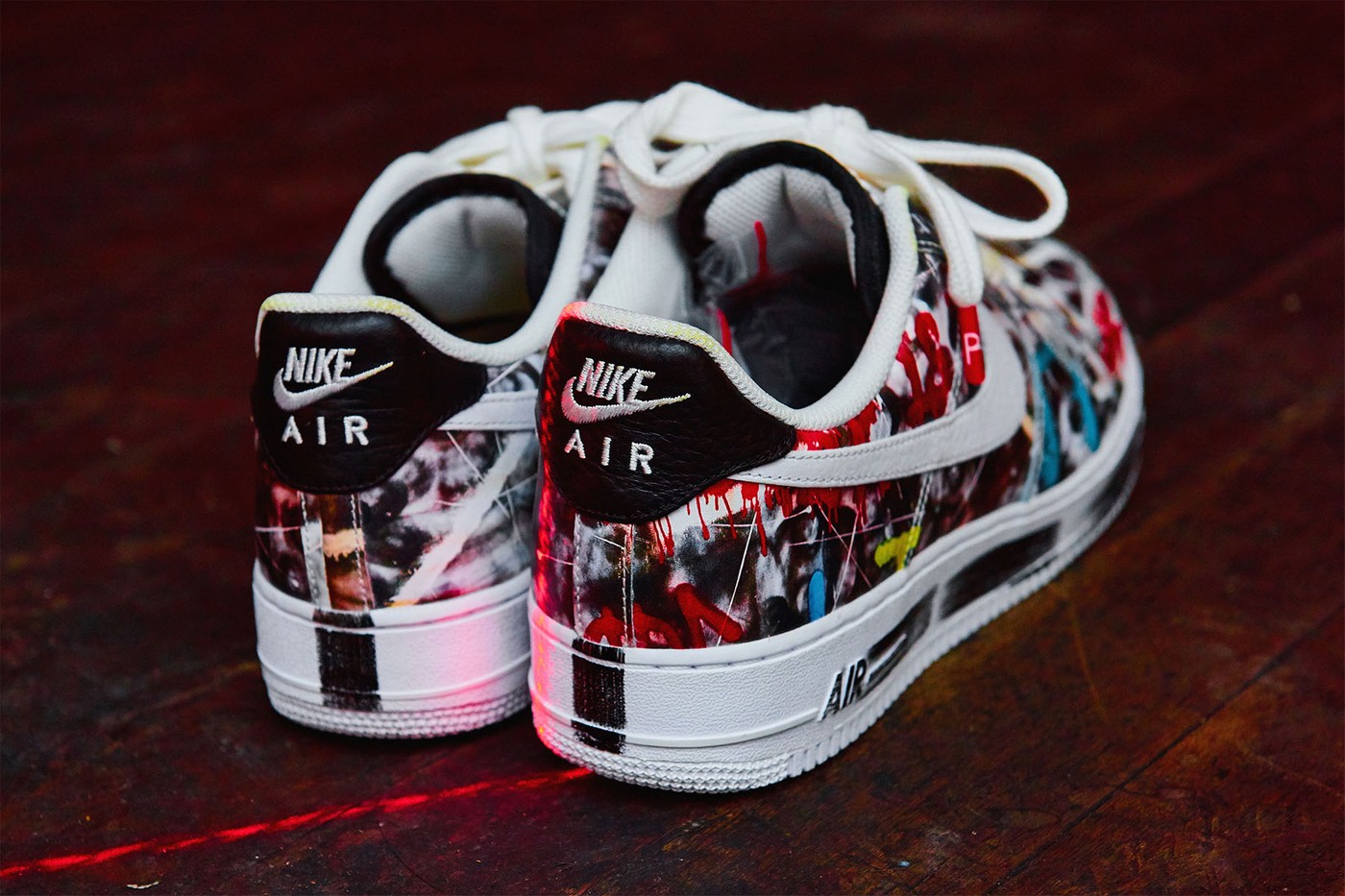 Dua Gaya dalam Sepasang Sepatu Kolaborasi PEACEMINUSONE x Nike