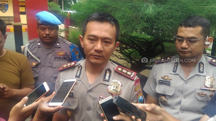 Bom Tanjung Perak, Gegana: Perakit Belum Profesional