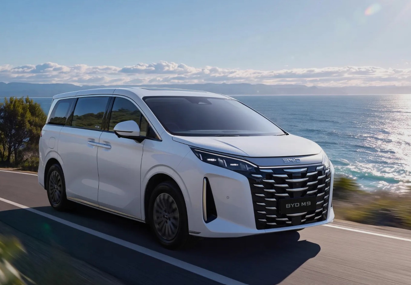 Ini Dia Penantang Toyota Alphard! BYD M9, MPV Premium dengan Teknologi PHEV dan Kabin Mewah