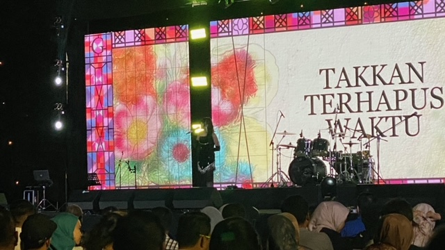 Ghea Indrawari Berikan Rasa Cinta di Konser Satu Dekade JSI Resort