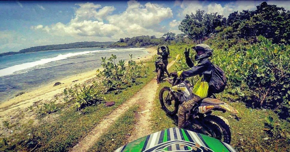 Akses Pantai Ombak Tujuh (Instagram/trssna)