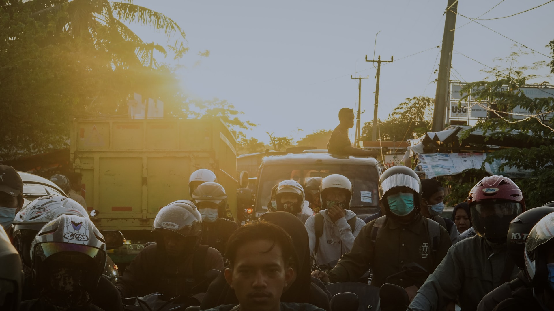 Aku Mohon Maaf Kepada Pengendara Lawan Arah Tanpa Helm