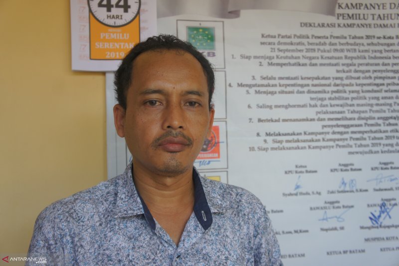 Komisioner KPU Kota Batam Zaki Setiawan 