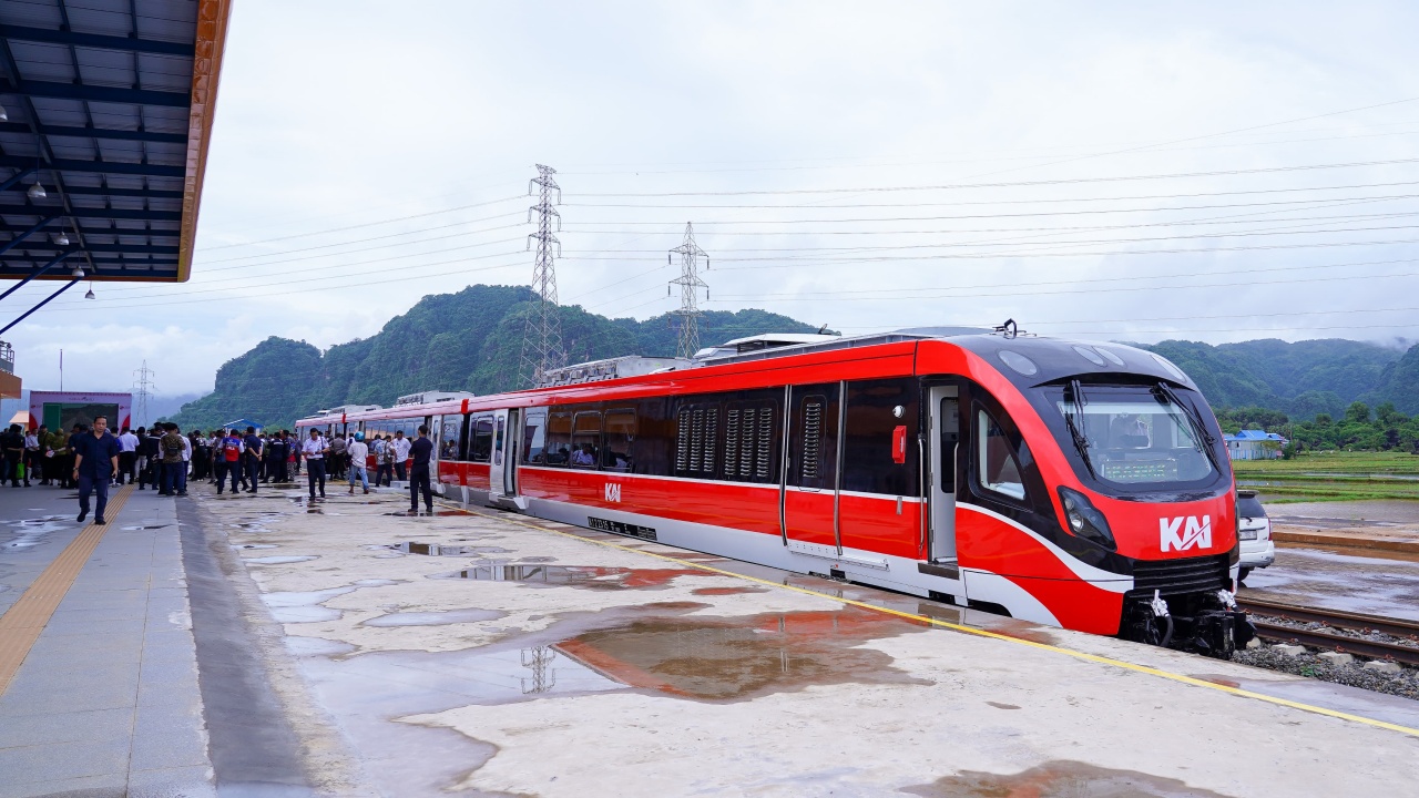 Kereta Makassar–Parepare Jadi Andalan Mobilitas di Sulawesi Selatan, Buka Akses ke Berbagai Destinasi Wisata