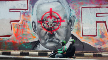 Mural Stop Genocide Indonesia For Palestine Mejeng di Jakarta