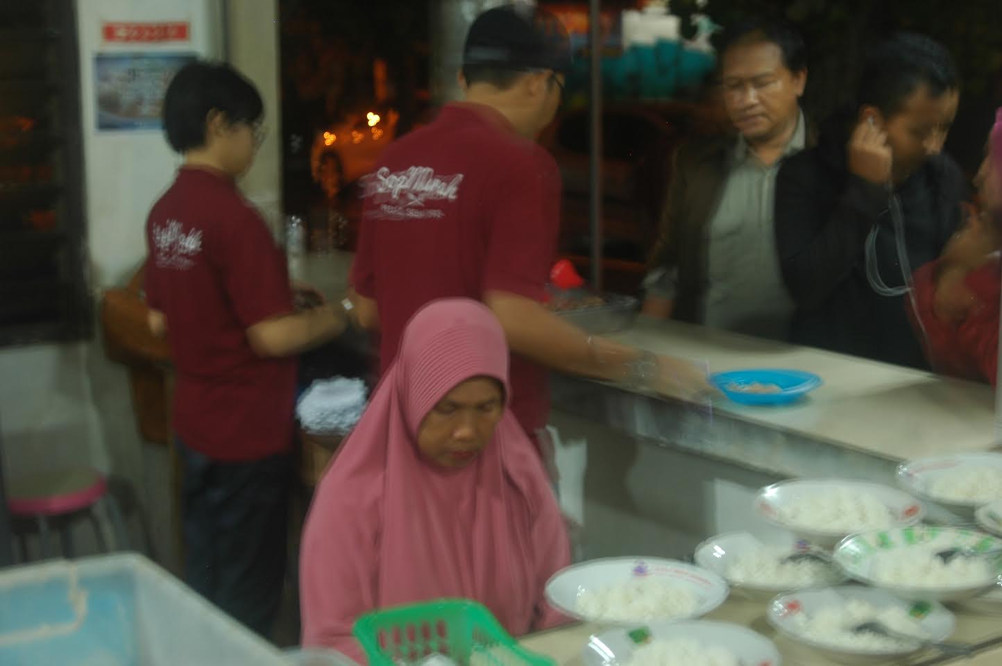 Warung Sop Merah Bu Asih (MP/Fredy Wansyah)